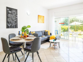APARTMENT WITH COMMUNAL POOL